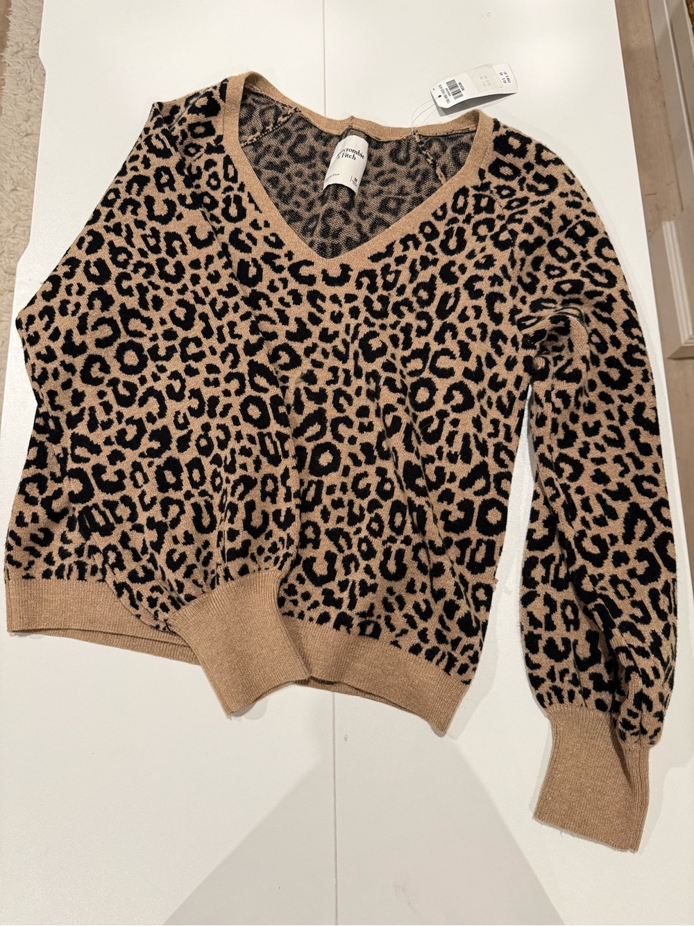 Abercrombie & Fitch Leopard V-Neck Sweater - Camel & Black